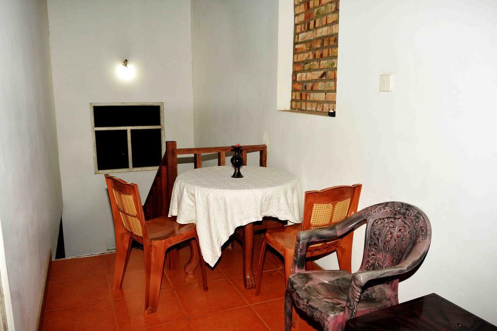 نيجومبو Sampathaa Residence المظهر الخارجي الصورة