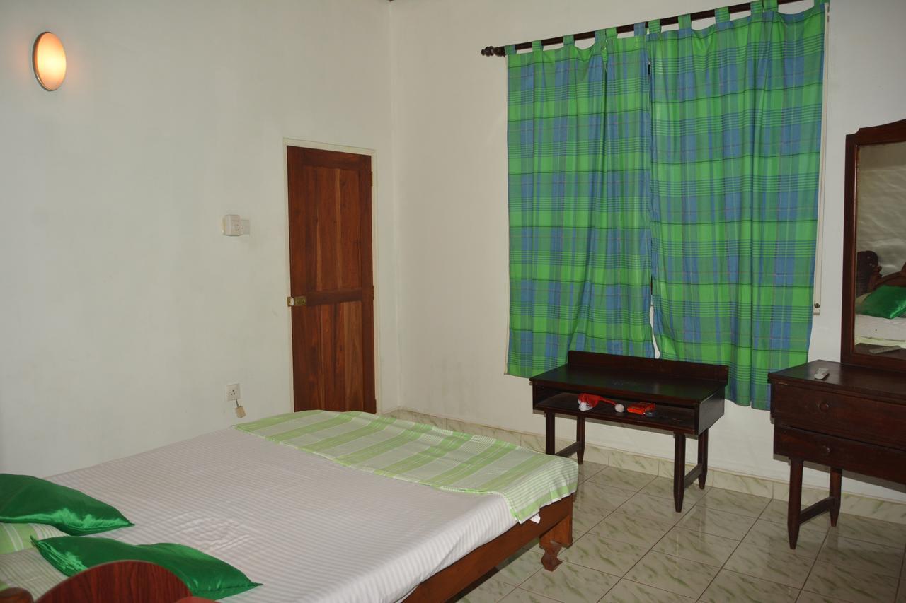 نيجومبو Sampathaa Residence المظهر الخارجي الصورة