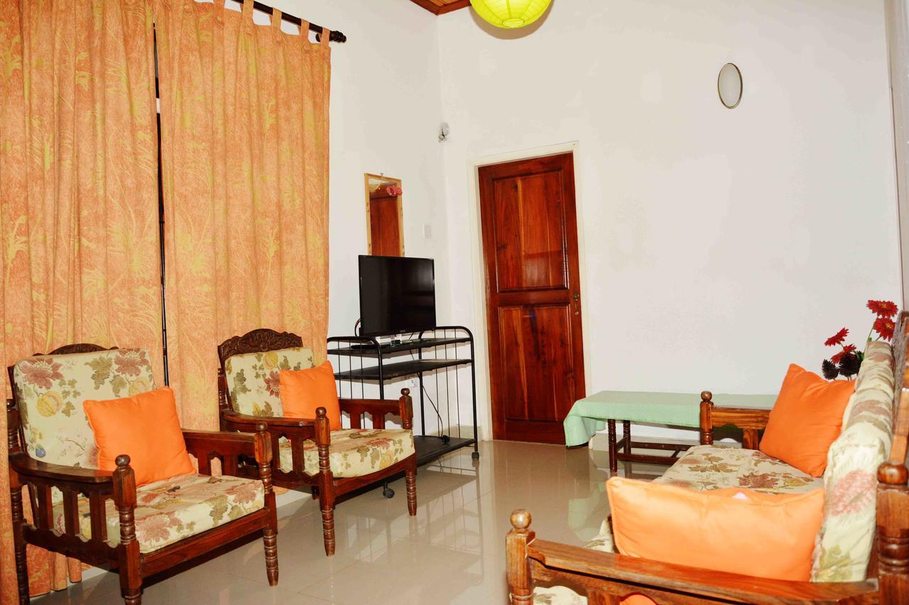 نيجومبو Sampathaa Residence المظهر الخارجي الصورة