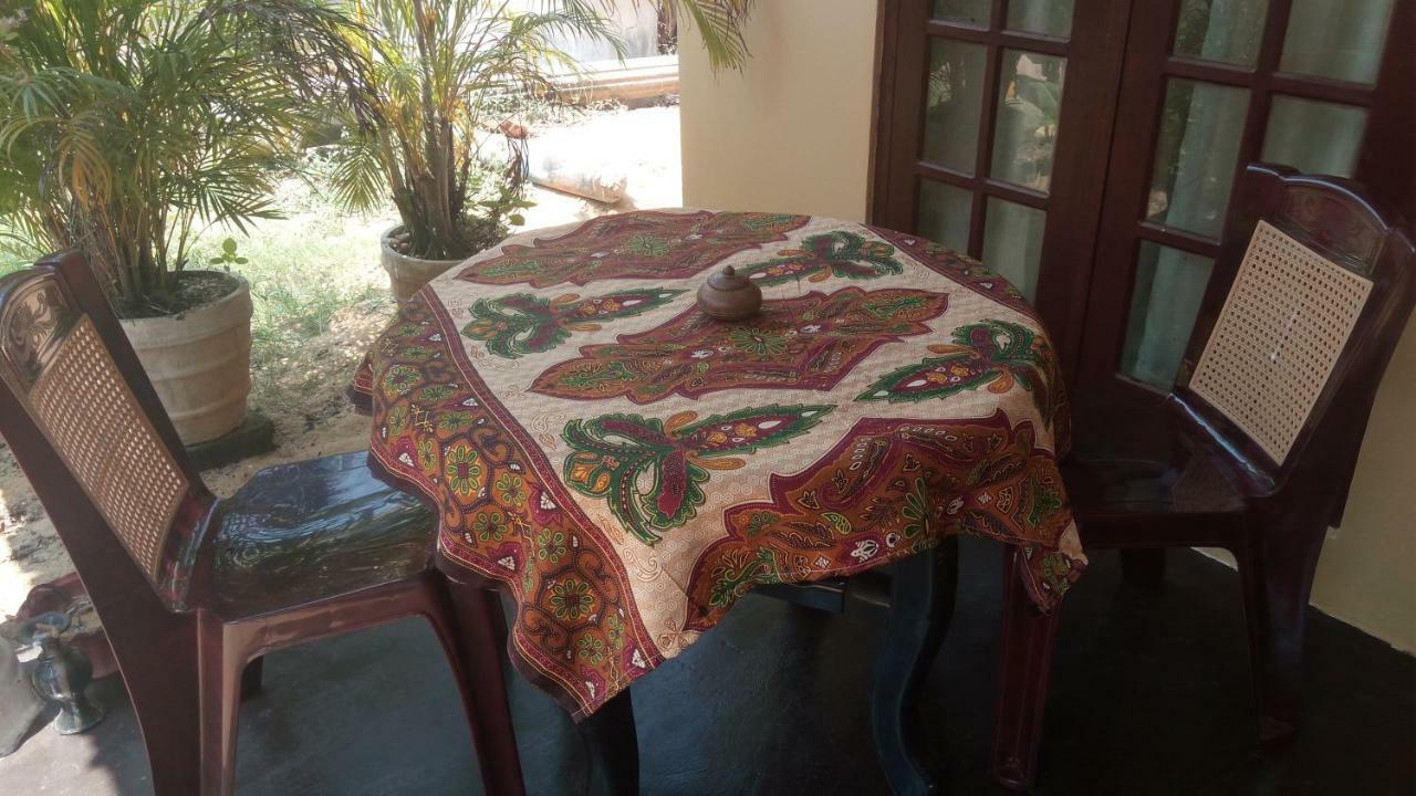 نيجومبو Sampathaa Residence الغرفة الصورة